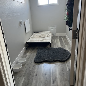 Image 2 of 25
