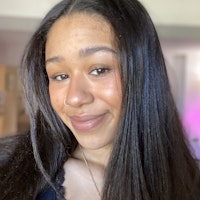 Sitter Profile Image: Olivia E.