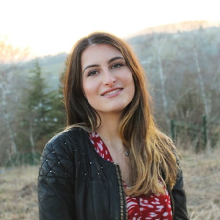 Laria L.